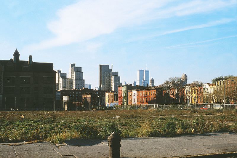 View of Manhattan and the Twin Towers from Brooklyn.