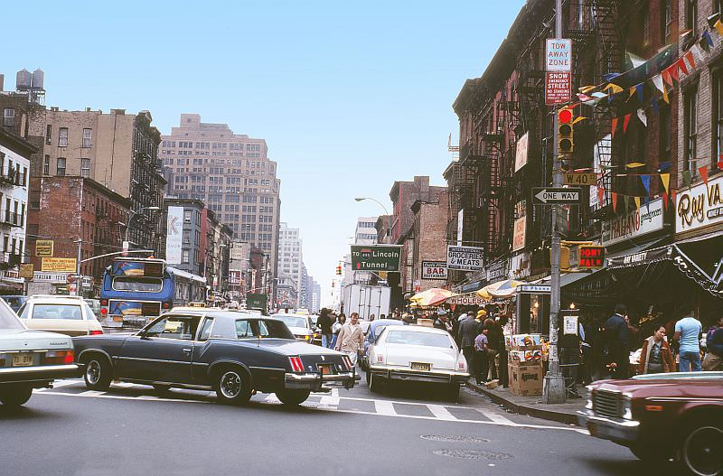 9th Avenue and West 40th Street, looking south.