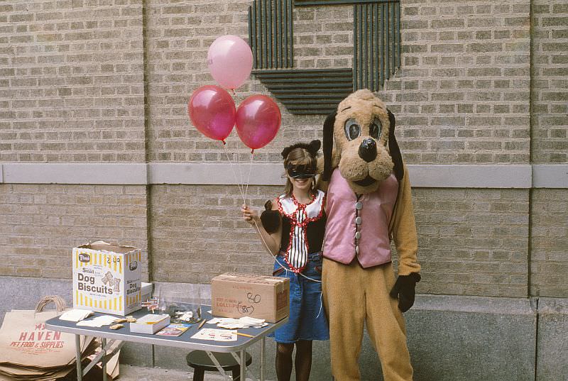 Candid views along Jamaica Avenue, Woodhaven, 1979.
