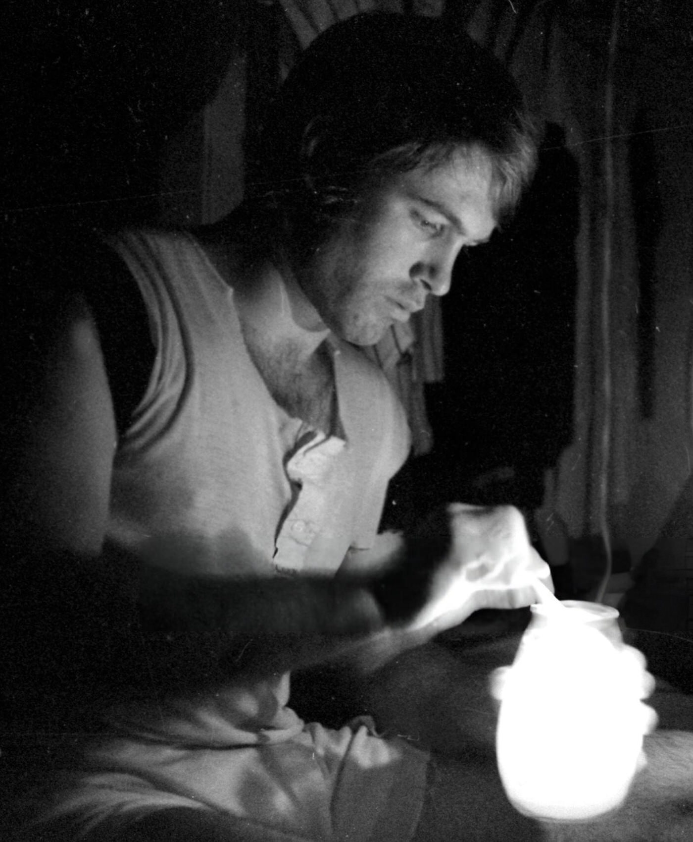 John Stearns catches some light at Shea, 1977.