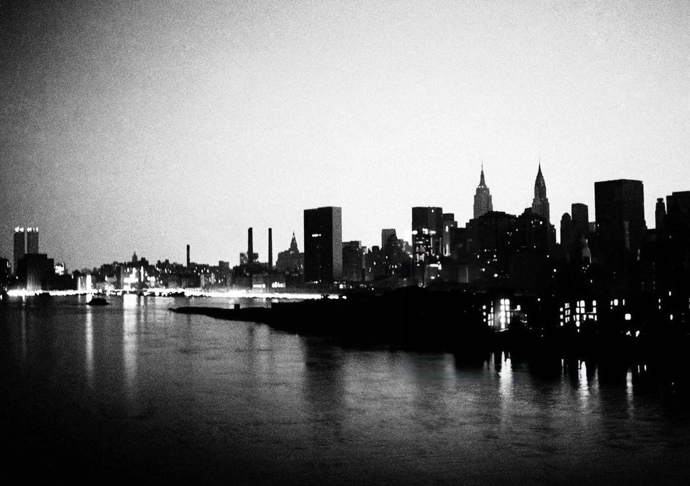 Manhattan skyline during the blackout, 1977.