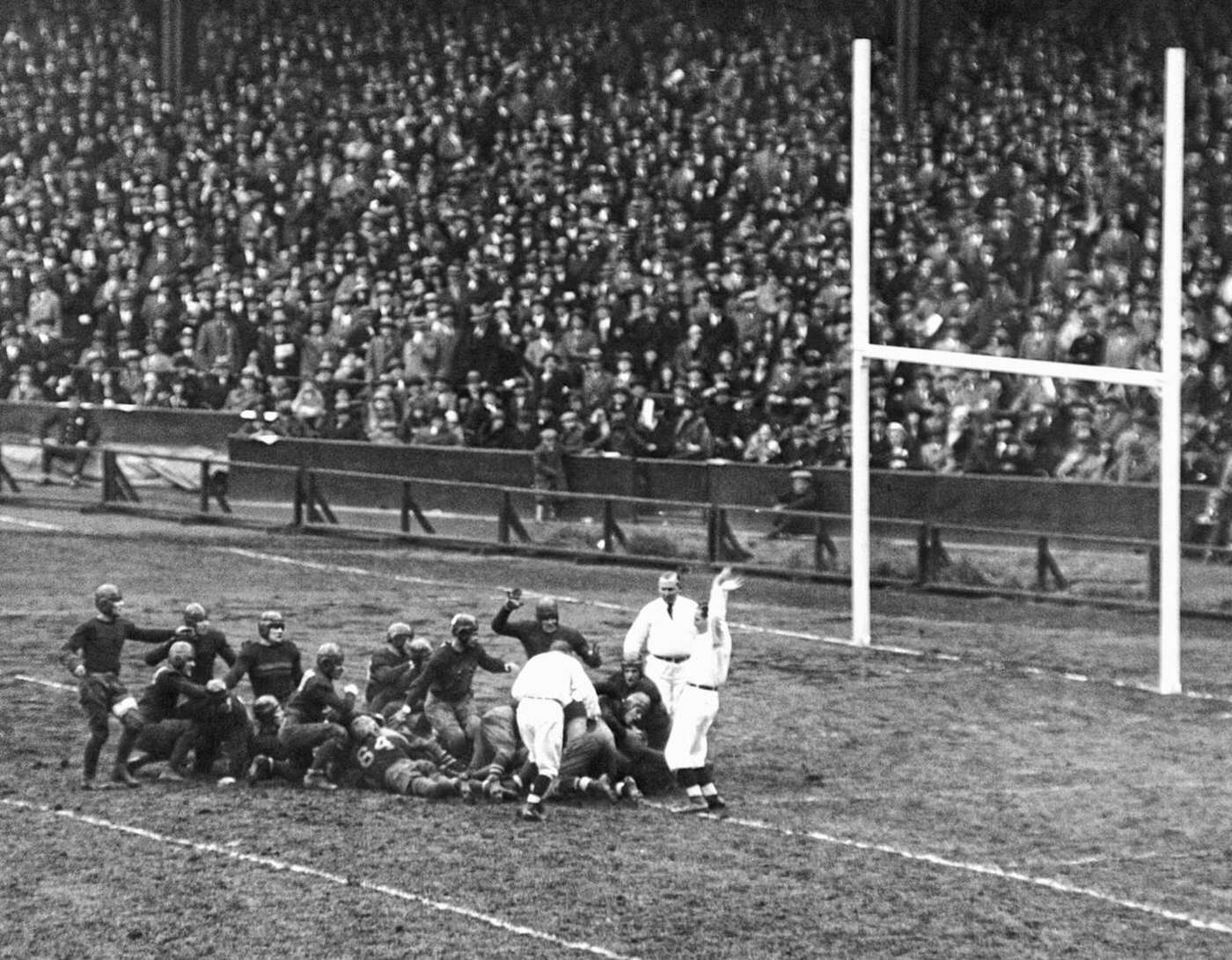 Jack Chevigny of Notre Dame scores a touchdown against Army at Yankee Stadium, 1928.