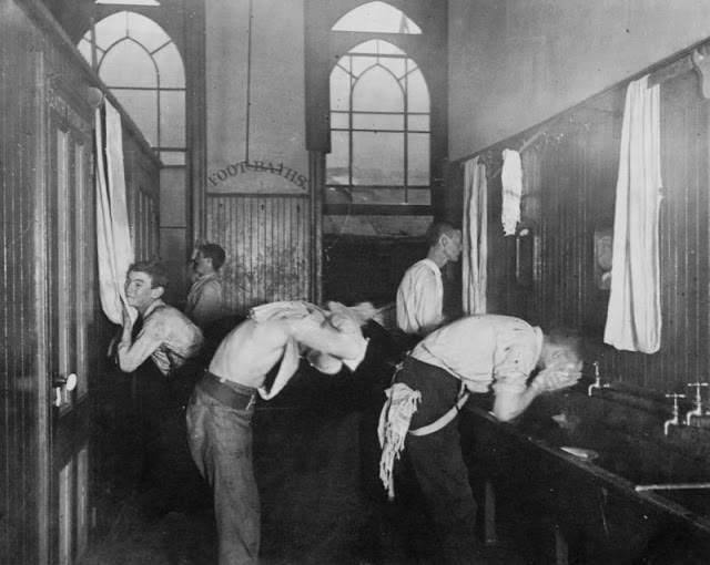 Getting ready for supper in the newsboys' lodging-house.