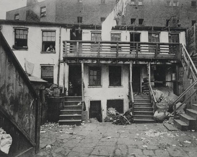 Headquarters of the Whyo gang, Bottle Alley.