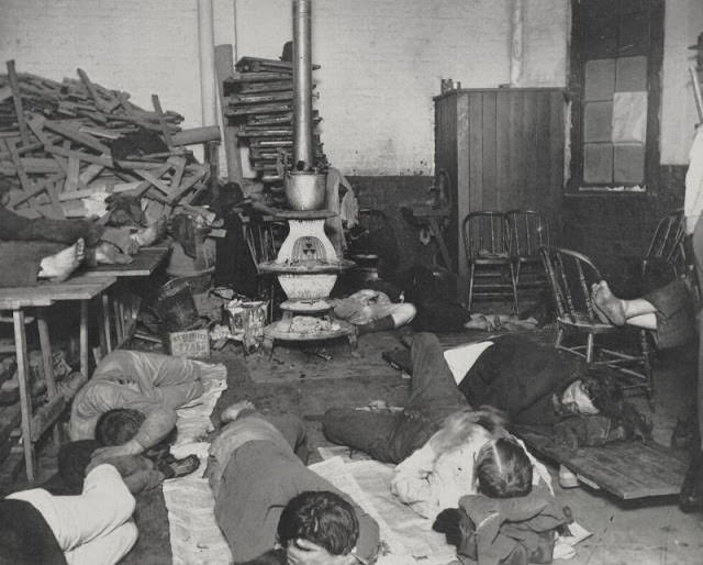 Men's lodging room in West 47th Street Station.