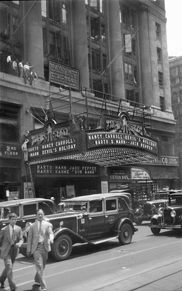 Loew's State Theatre, Manhattan, 1930.