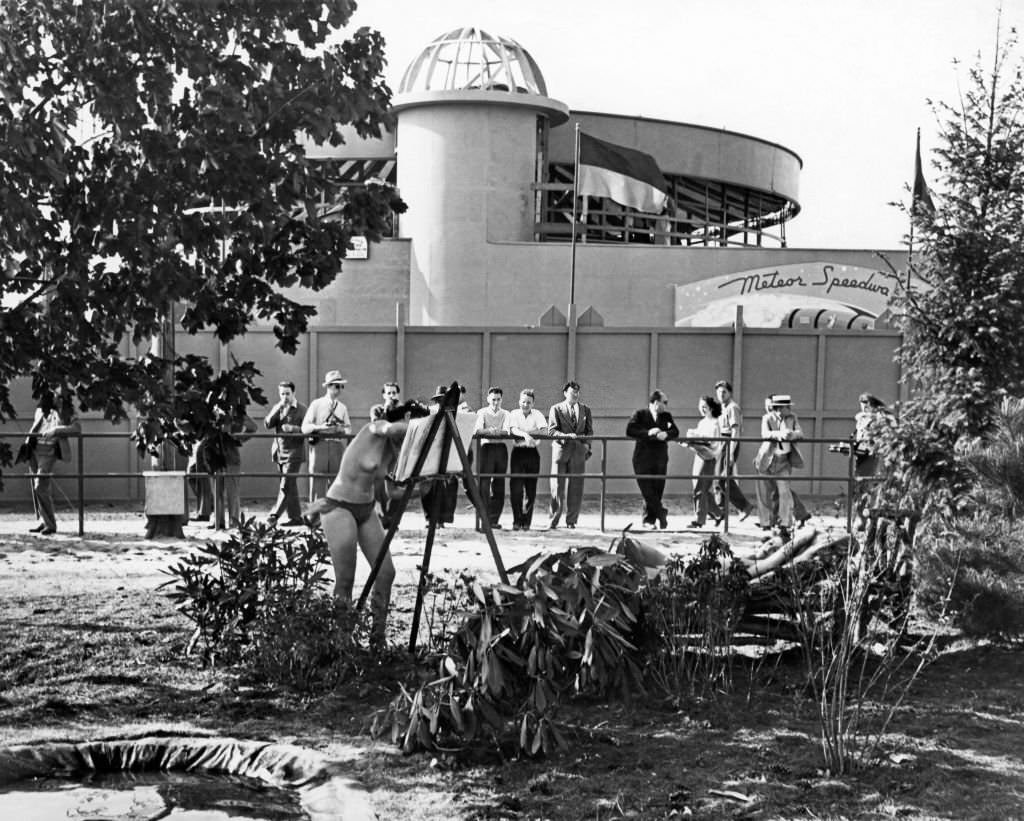 A woman displays her artistic talents with the NTG Sun Worshippers at the World's Fair, 1939.