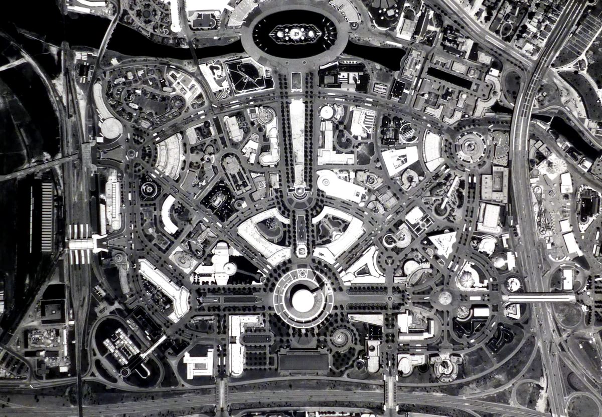 An overhead view of the expansive fairgrounds, 1940.