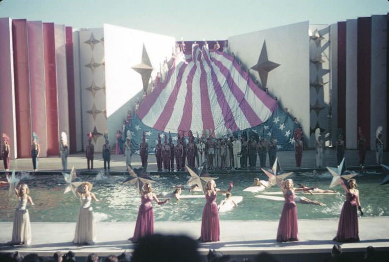 Amphitheater and Billy Rose Aquacade, 1939 New York World's Fair.