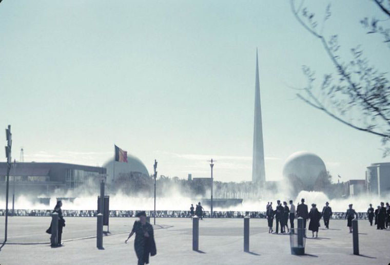 French Pavilion on the Court of Peace with Trylon and Perisphere, 1939 New York World's Fair.