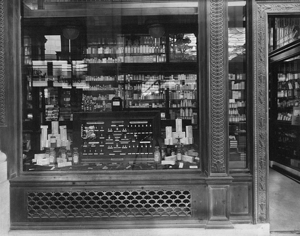 Penn Station IE Pennsylvania Station Arcade, 1895.