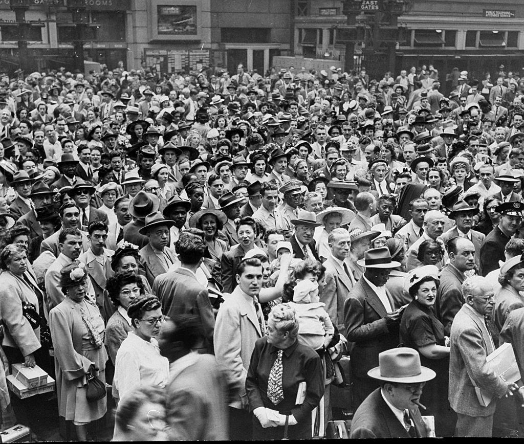 Crowds at Pennsylvania Station leaving New York for the holidays, 1948.