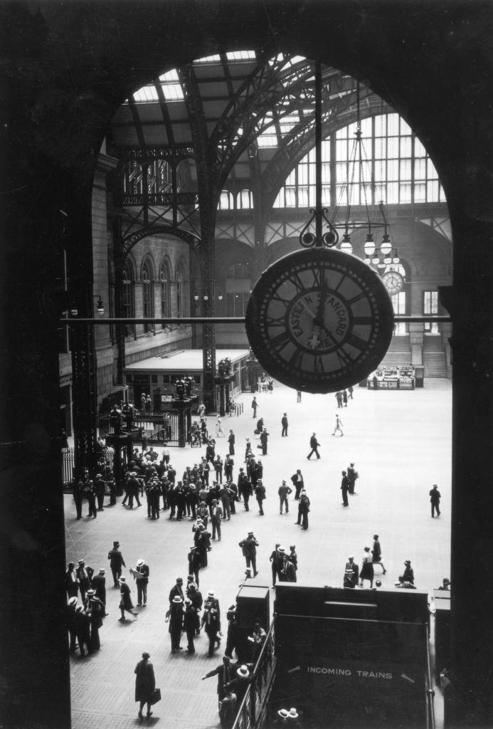 View of the Great Gate room of Pennsylvania Station, 1925.