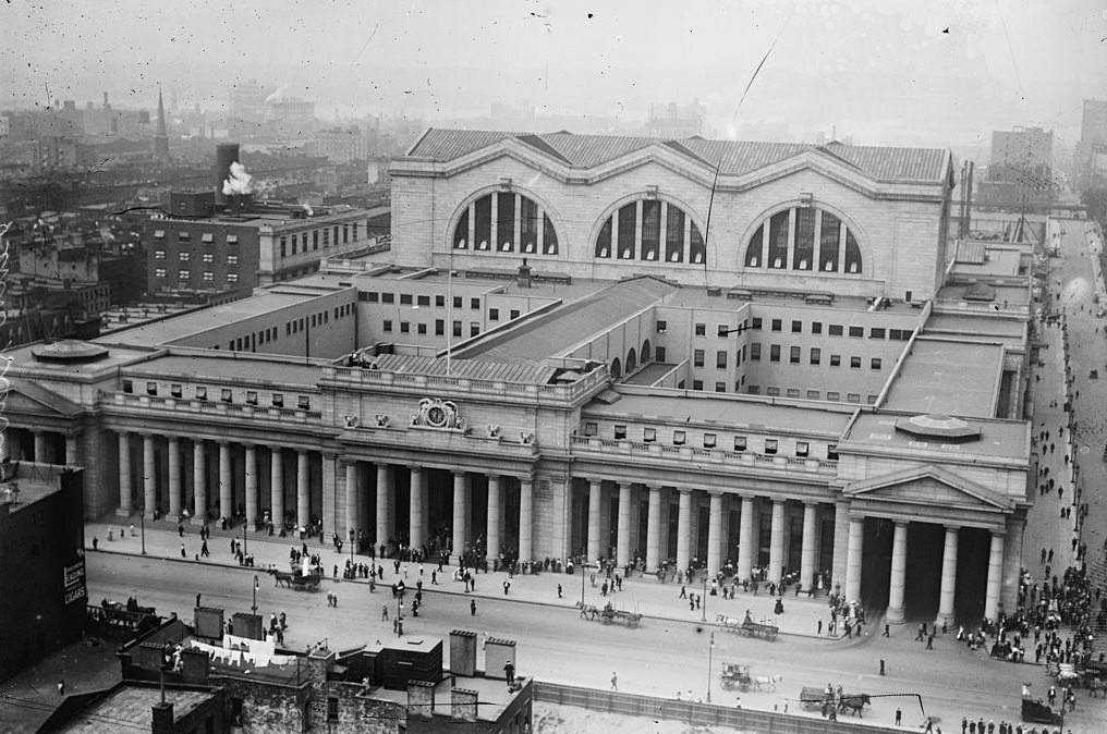 View of the Pennsylvania Railroad Station, New York, 1910s.