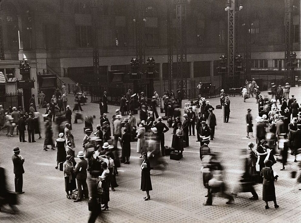 Passengers Waiting for Trains at Penn Station, 1910s.