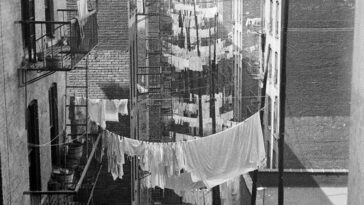 Laundry scenes 1930s