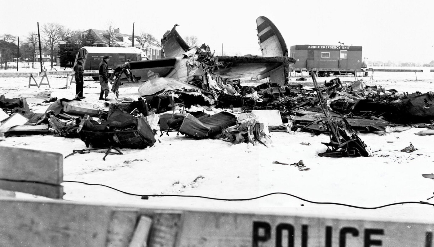 Seats And The Tail Assembly Of A Twa Plane Lie In The Snow On Miller Field, Staten Island, After The United Airlines Dc-8 &Amp;Amp; Twa Super Constellation Aviation Accident, 1960.