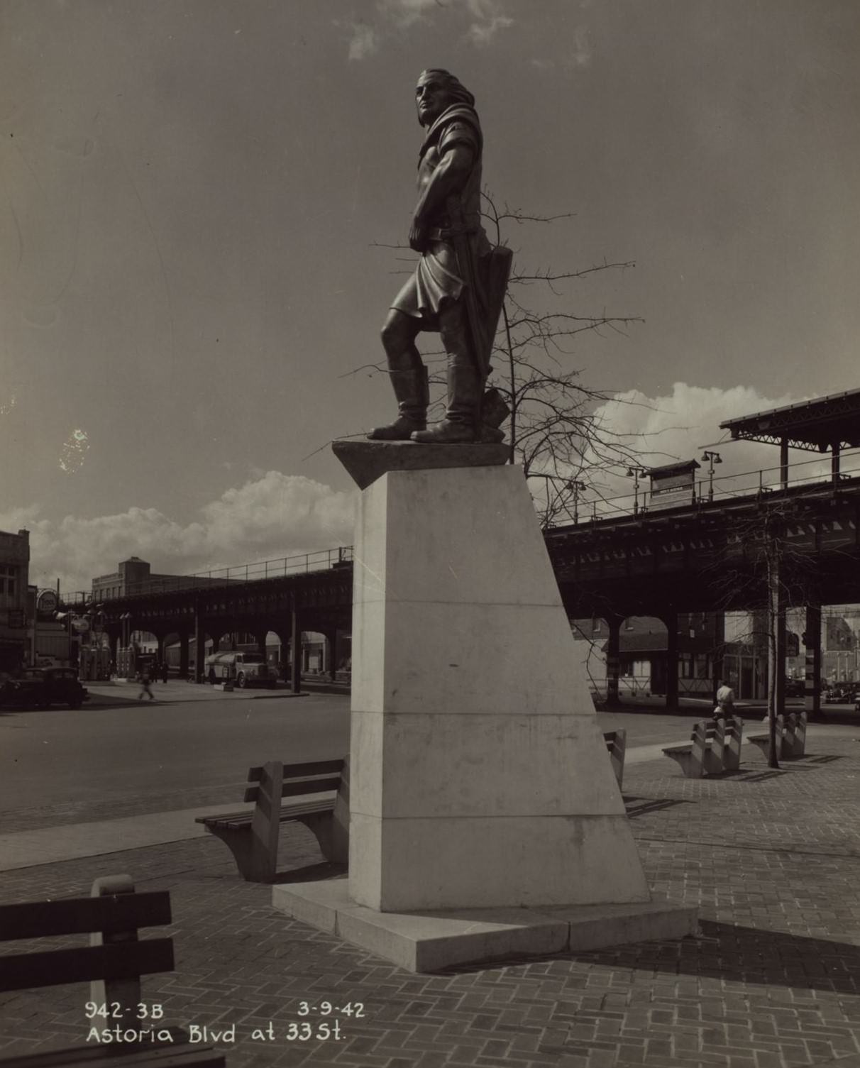 Astoria Boulevard - 31st Street, Columbus Triangle, 1942