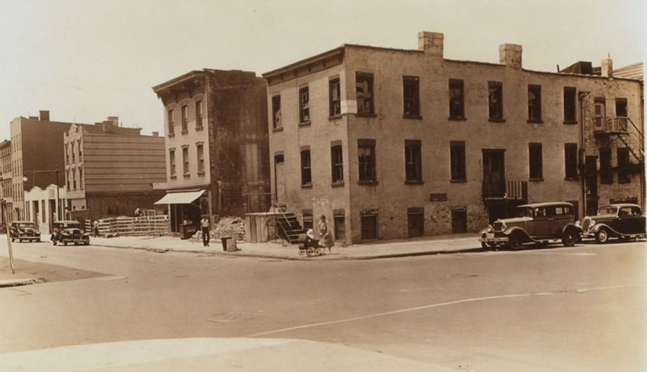 Scholes Street - Bushwick Avenue, 1937