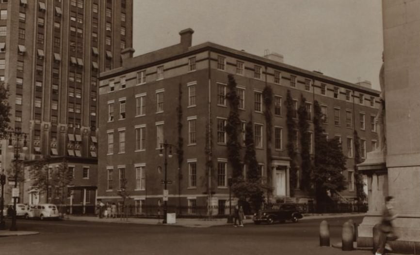 Fifth Avenue And Waverly Place, 1939.
