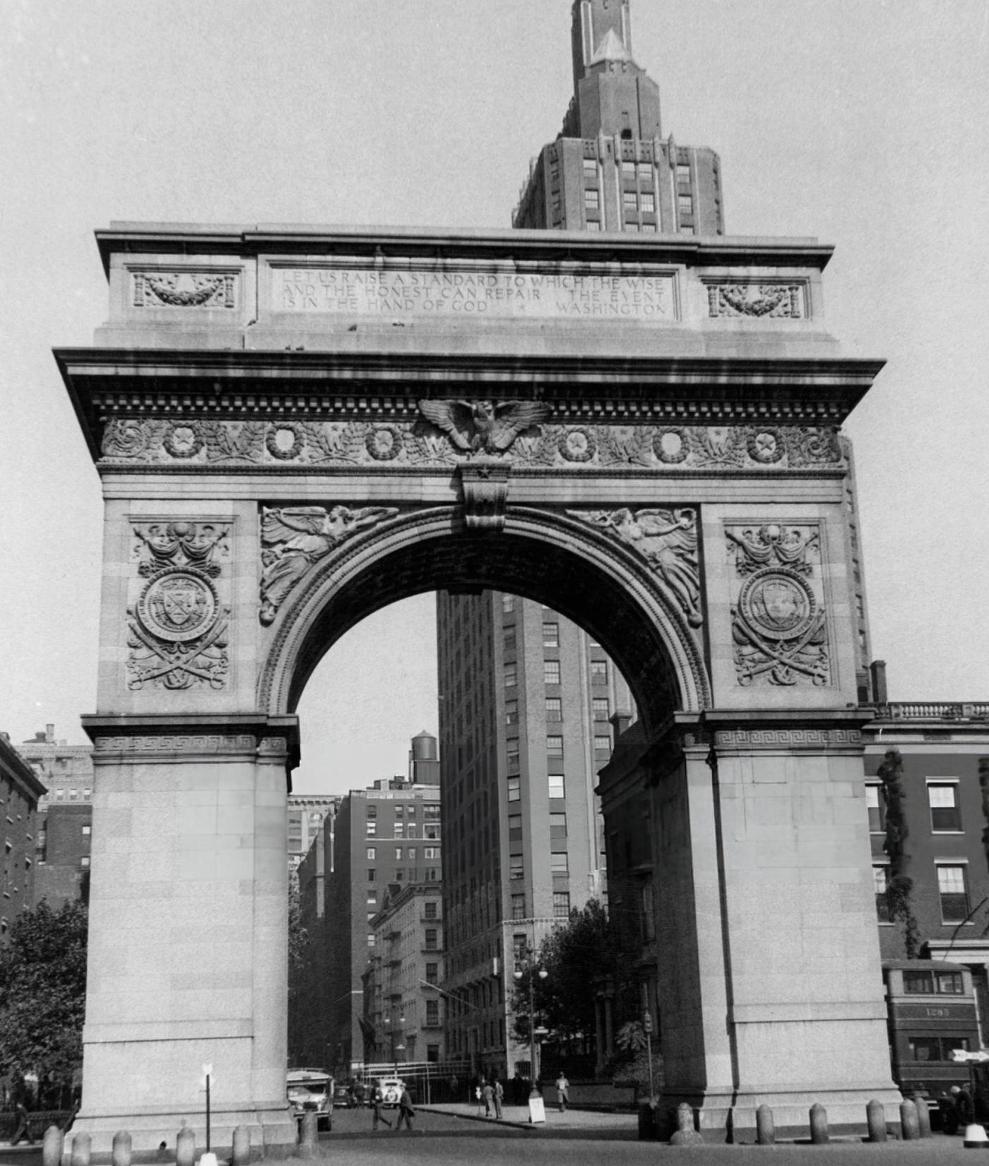 Washington Square Arch On 5Th Avenue In 1930S.