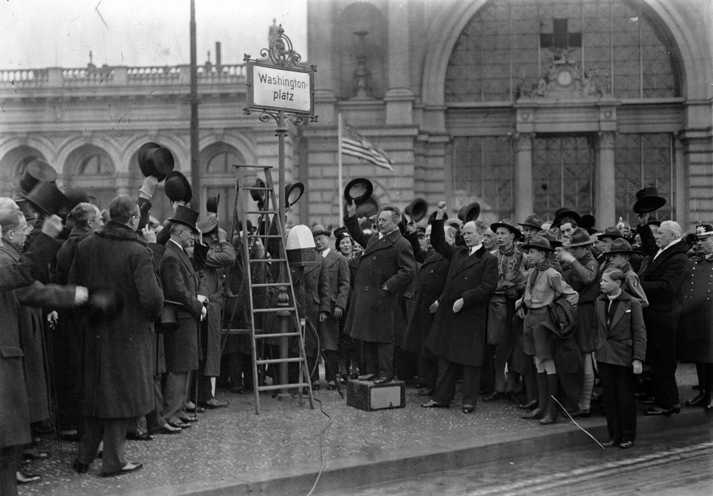 The Square In Front Of The Lehrter Bahnhof (Train Station) In Berlin Was Renamed Washington Square As A Sign Of German-American Understanding, 1932.
