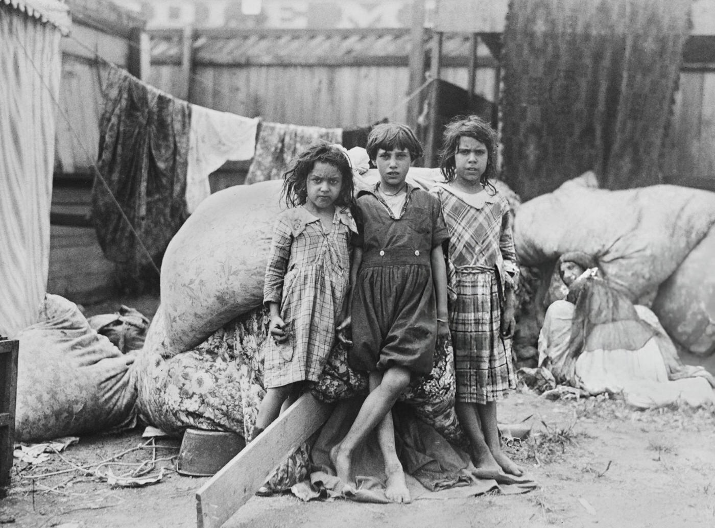 Roma Girls At A Roma Camp At 143Rd Street In Harlem, 1935.