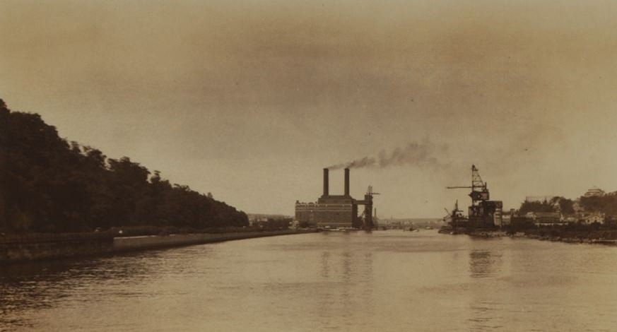 Harlem River, Manhattan: 188Th Street (West), High Bridge Park, And United Electric Light And Power Company, 1935.