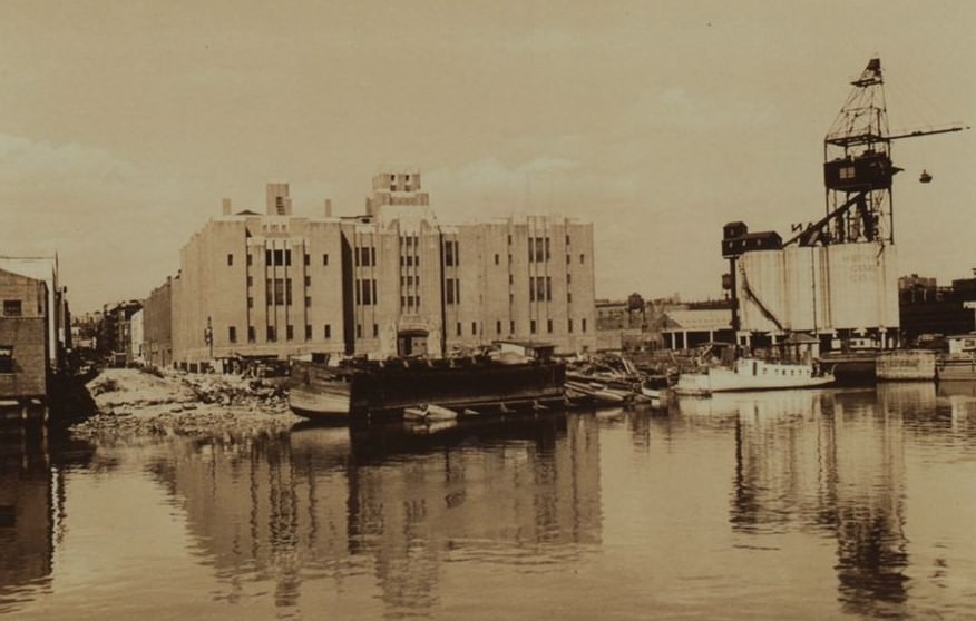 Harlem River, Manhattan: 142Nd And 144Th Streets (West), Public Fuel Service Company, Meenan Coal Company, 1935.