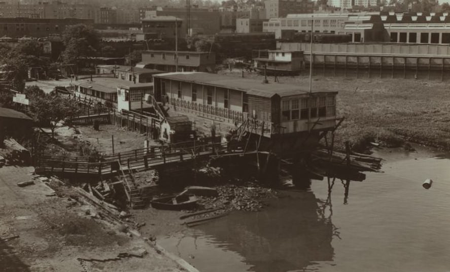 Harlem River, Manhattan: 207Th Street (West), 1933.