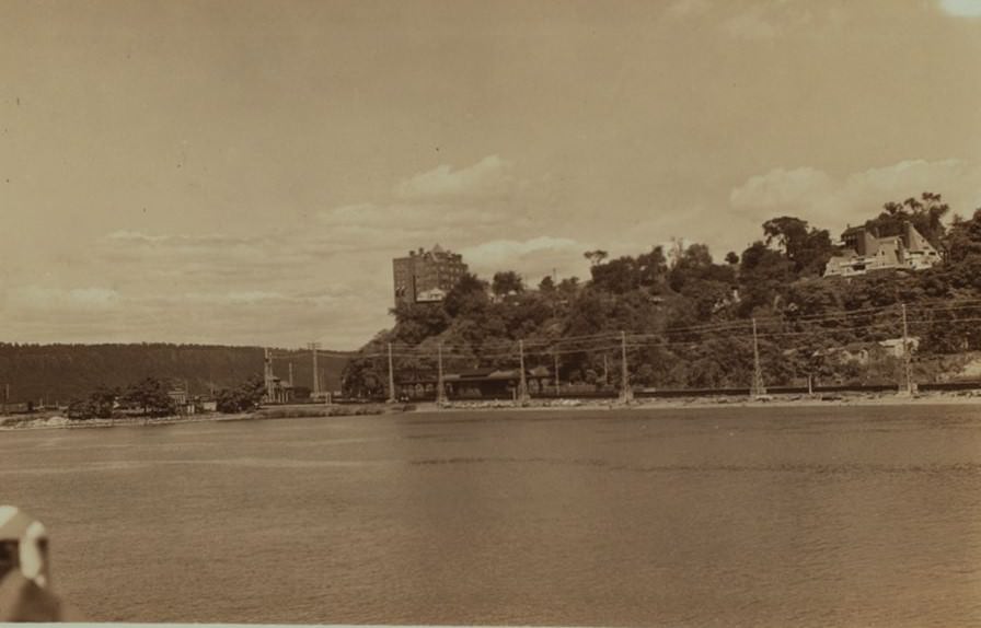 Harlem River, Manhattan: Inwood Hill Park, 1935.