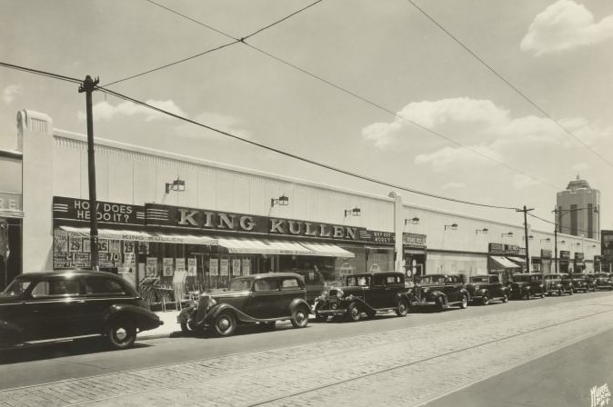 Queens - 209-16 Jamaica Avenue - 209th Street.