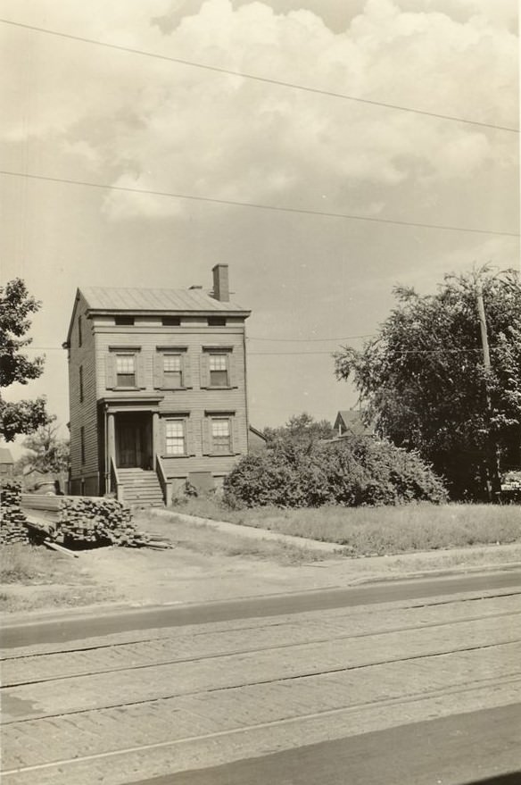 Lawrence Street - 33rd Avenue