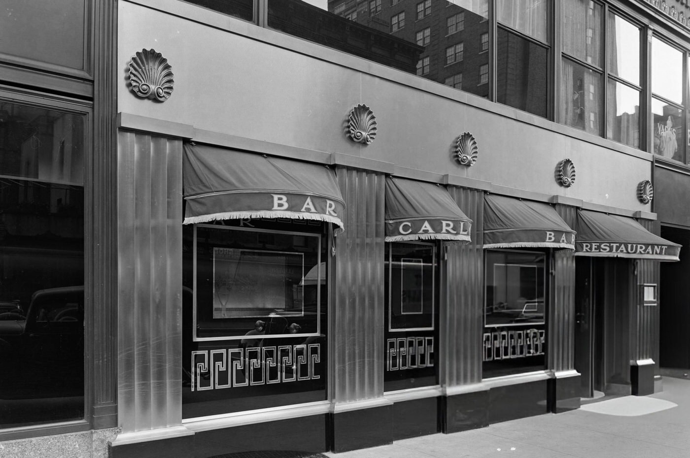 Carlyle Hotel, Madison Avenue, 1930S.
