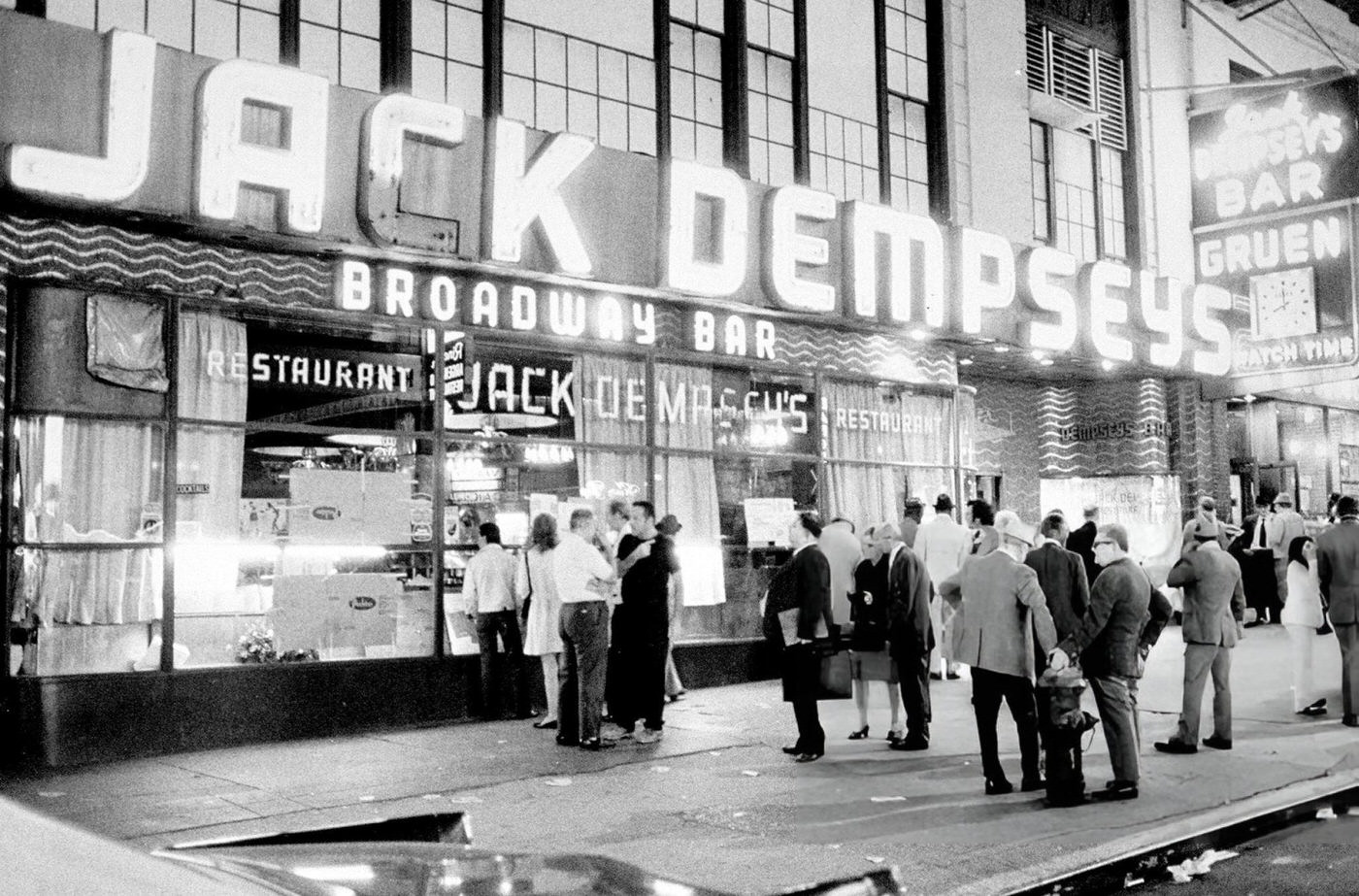 Jack Dempsey'S Restaurant On Broadway.
