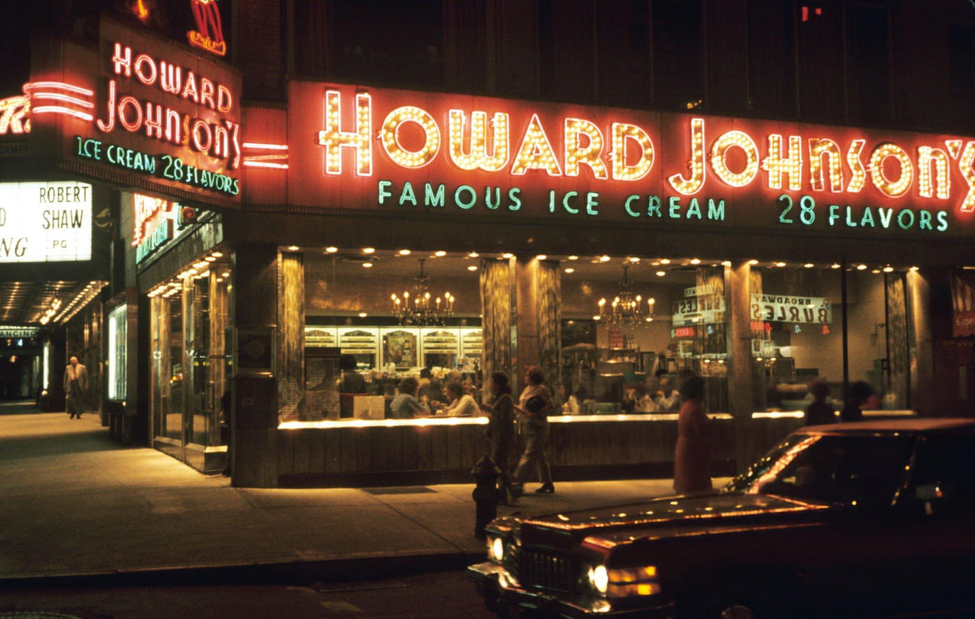 Howard Johnson'S Restaurant In Manhattan, 1974.