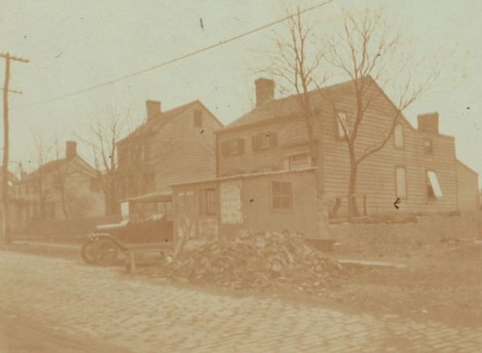 Maspeth Avenue - 61st Street, 1920s