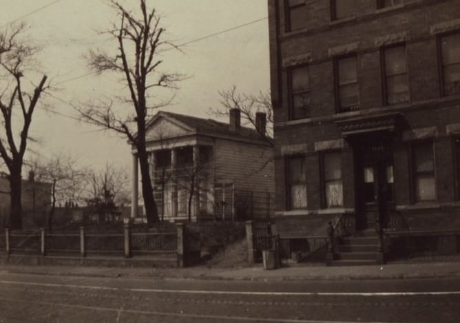 Metropolitan Avenue - Renne Court, 1923