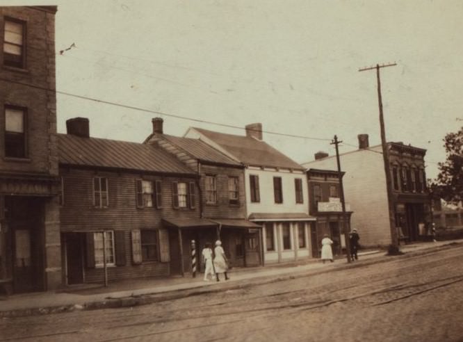 Metropolitan Avenue - Fresh Pond Road, 1922