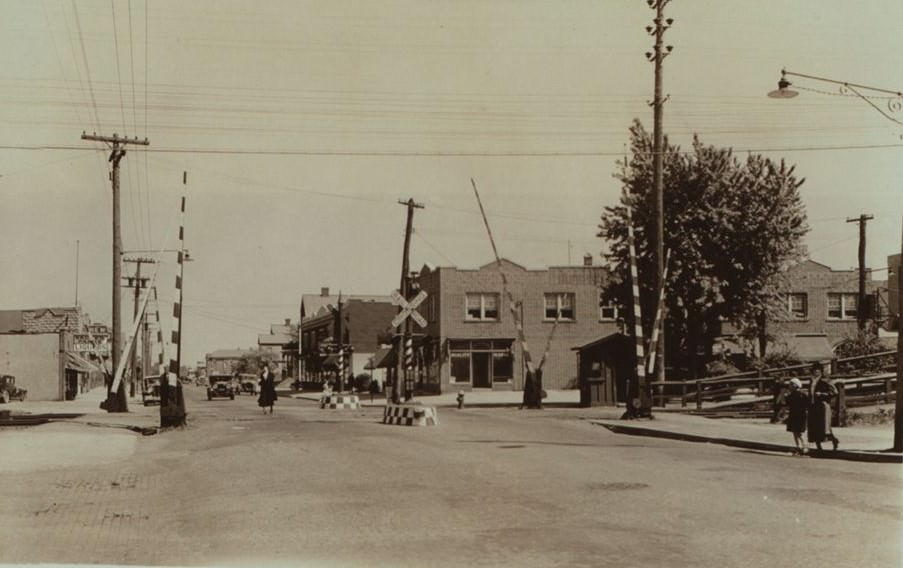 New Dorp Lane and North Railroad Avenue, 1935.