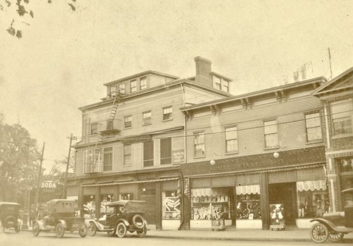 Northern Boulevard - Main Street, 1922
