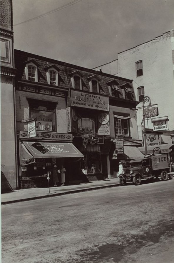 Roosevelt Avenue - Main Street, 1935