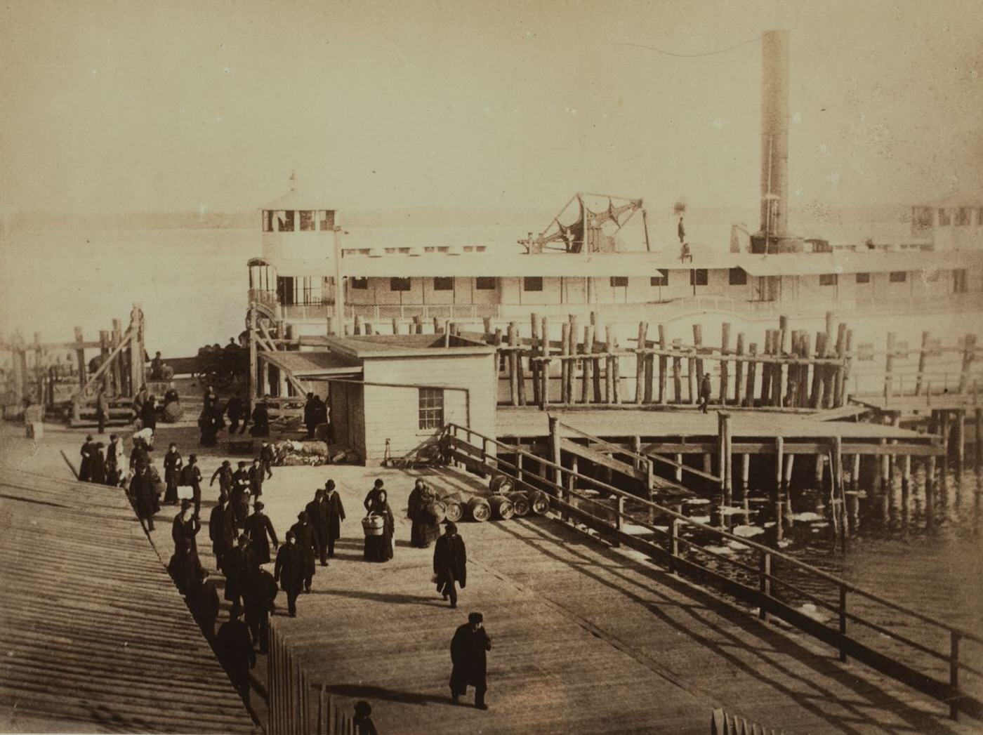 Upper New York Bay - Staten Island - Tompkinsville, 1900.