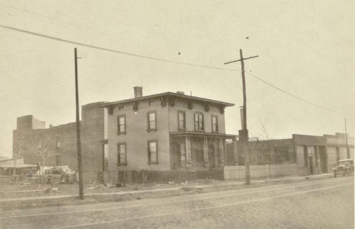 Vernon Boulevard - 37th Avenue, 1930s