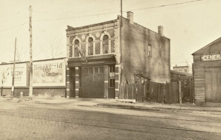 Vernon Boulevard - 37th Avenue, 1930