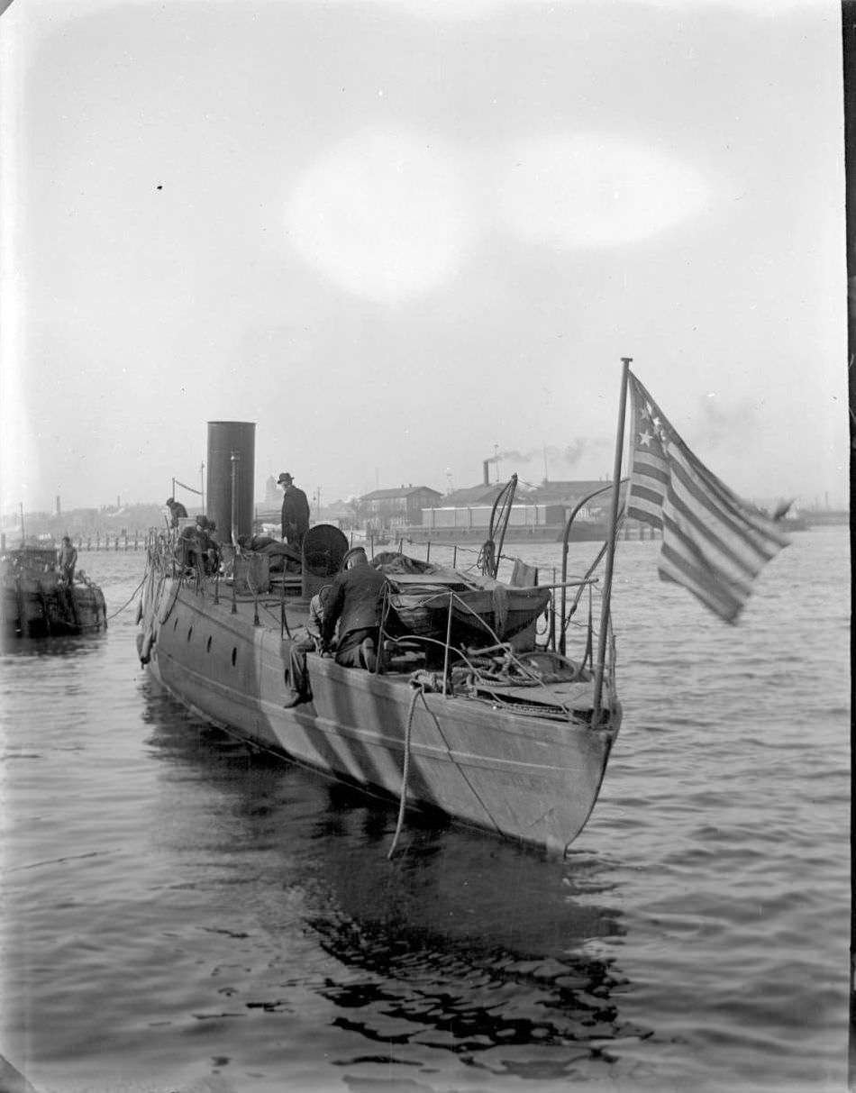 Working On The Uss Stiletto, Brooklyn Navy Yard, New York City, 1900S.