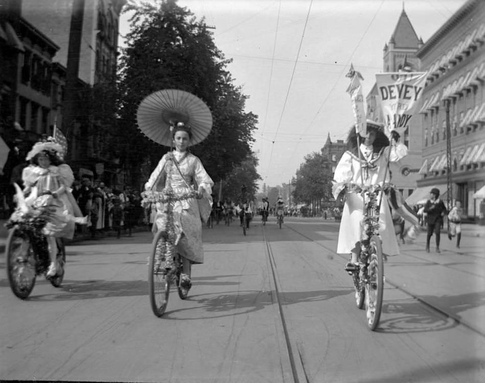 Bicycle Parade, Bronx, 1898.