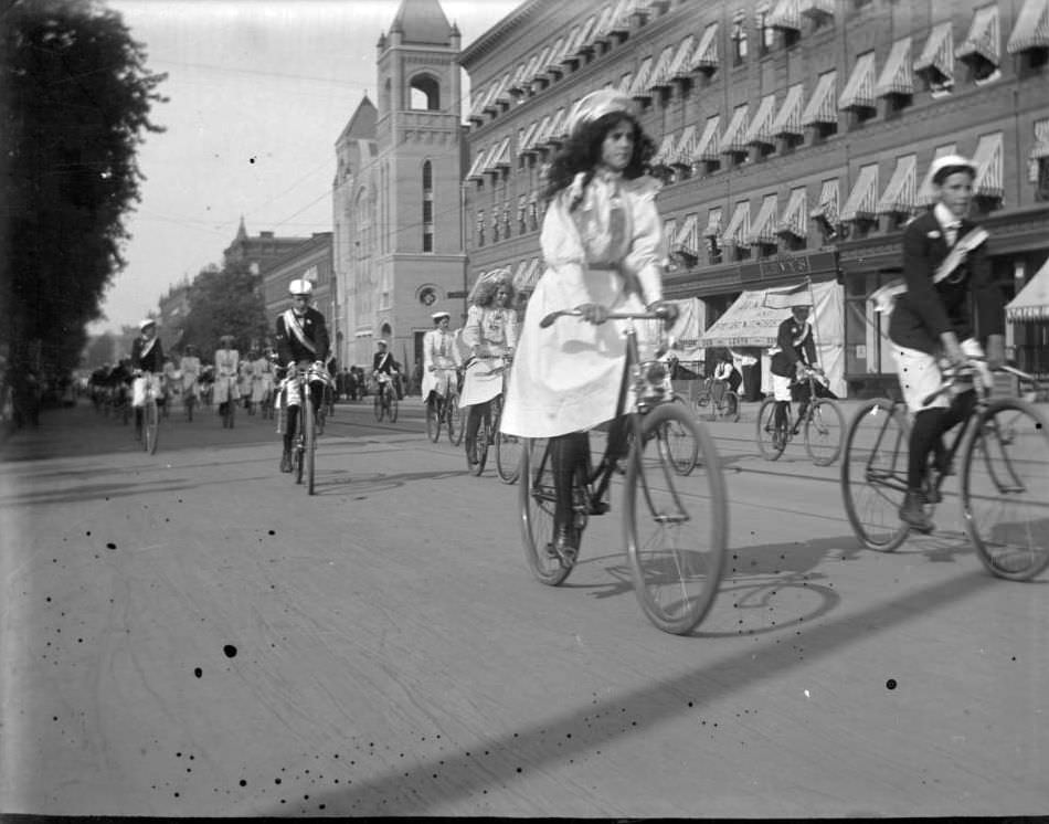 Bicycle Parade, Bronx, 1898.