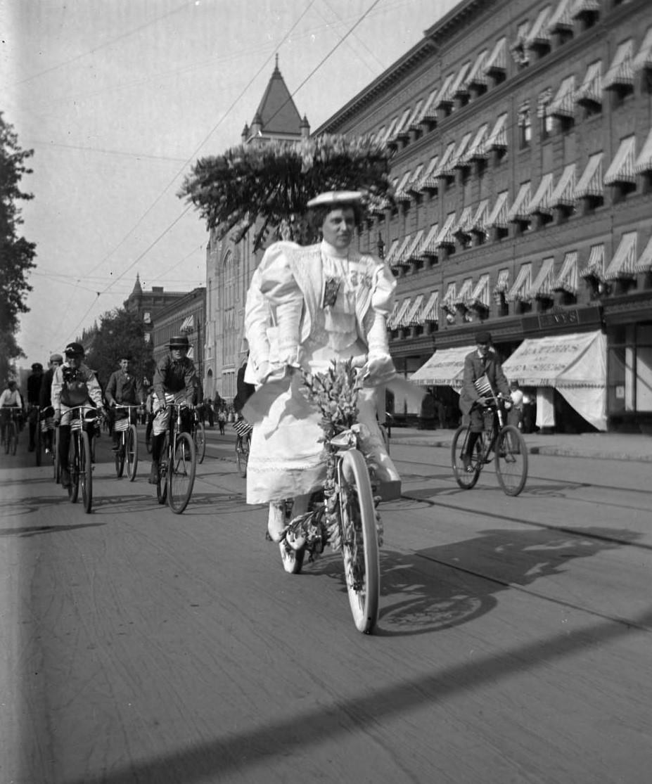 Bicycle Parade, Bronx, 1898.