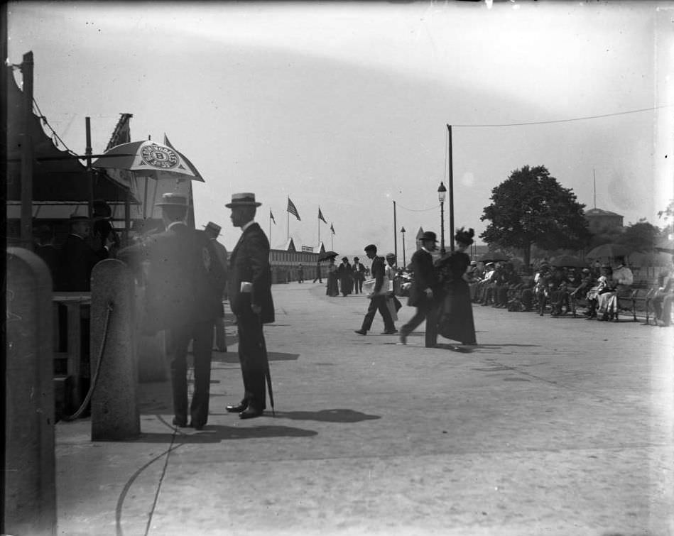 Brighton Beach, 1895.